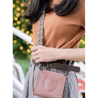 la mitra bag สายกระเป๋า lamitra สีน้ำตาล  lamitra in tan กระเป๋าหนังวัวแท้ ถักทอด้วยชาวอาข่า ลามิทรามิตรภาพเมตตา