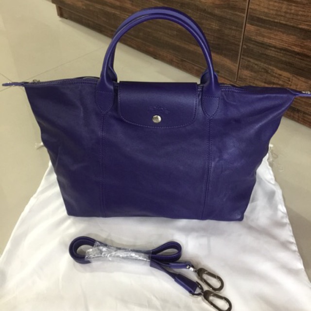 กระเป๋าหนังแกะ Longchamp Cuir size M สีม่วง Amethyst ของแท้ ของใหม่ ไม่เคยผ่านการใช้งาน ส่งต่อ 15,00