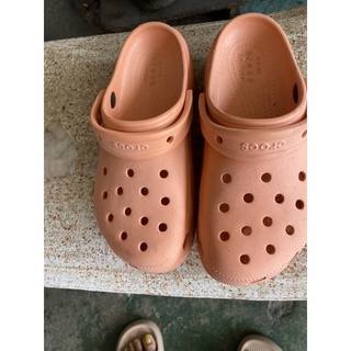 รองเท้า crocs รุ่นแพตฟอร์ม ยอดฮิต สีส้มพาสเทล