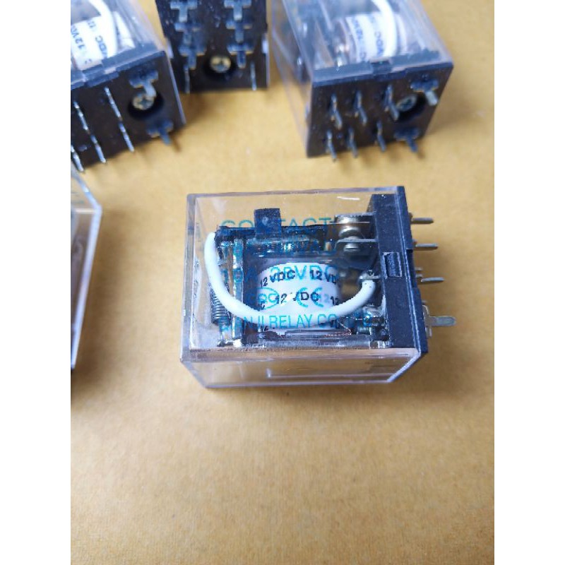 รีเลย์ MY2  รีเลย์12v , 24v /10a มีให้เลือก2รุ่น ใส่8ขา คอนเเท็คใหญ่ ขาแหลมลงปริ้น และขาแบนใหญ่ รีเล