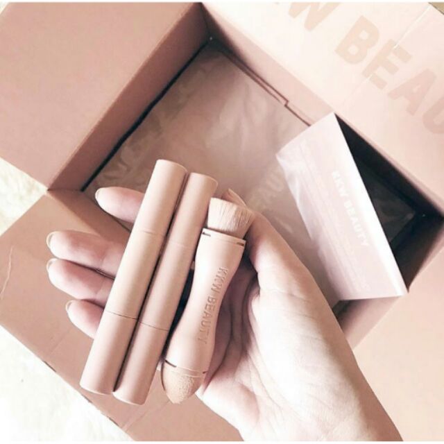 สินค้า พร้อมส่ง kkw beauty cream contour and Hilight สี Light