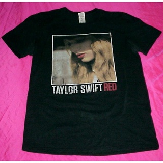 เสื้อยืดผ้าฝ้ายJKJK X9d ขาย Taylor Swift 2013 สีแดงทัวร์คอนเสิร์ต T เสื้อL XL  XXL 3XL