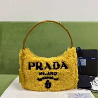 กระเป๋า Prada พร้อมส่งค่ะ