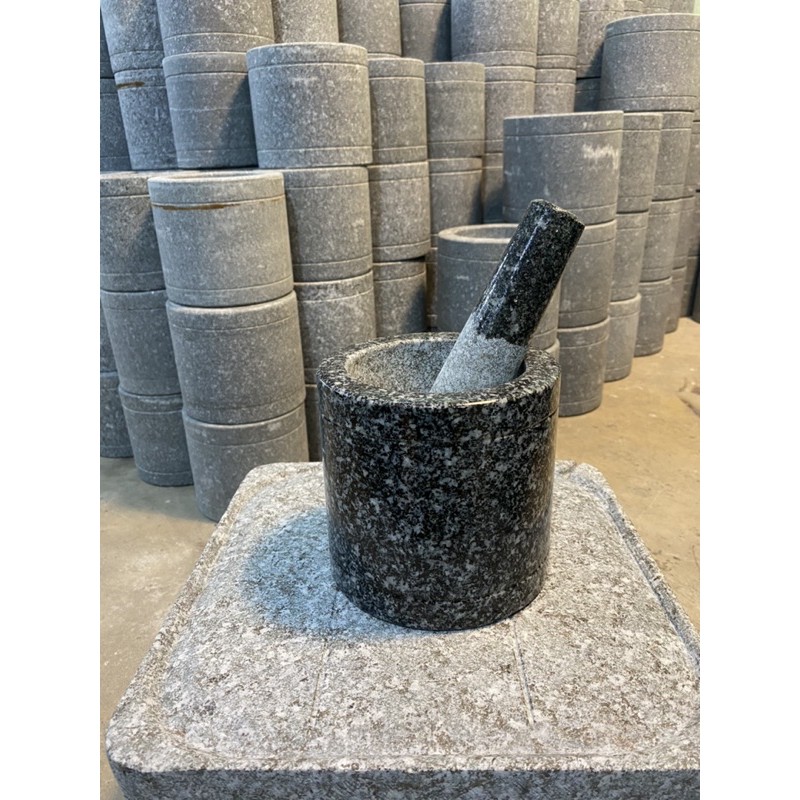 ครกหิน ทรงกระบอก ขนาด5.5 นิ้ว พร้อมสาก