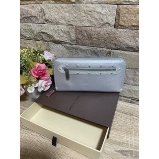 กระเป๋าสตางค์  Louis Vuitton Zippy Wallet in Suhali Metallic Silver
