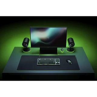 Razer แผ่นรองเมาส์ Gigantus V2 Medium/Large/XXL/3XL Soft gaming mouse mat for speed,control สีดำล้วน