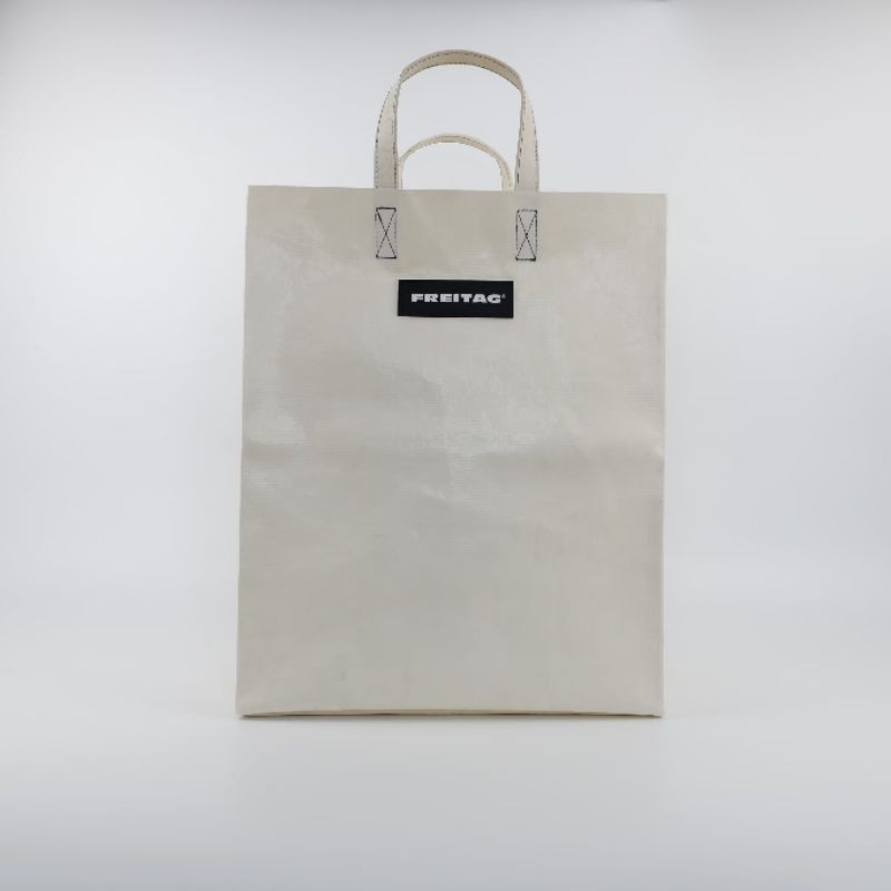กระเป๋า​ Freitag​ Shopping bag รุ่น​ F52 Miami Vice ผ้าใบสีขาว มือ 1 แท็คห้อย