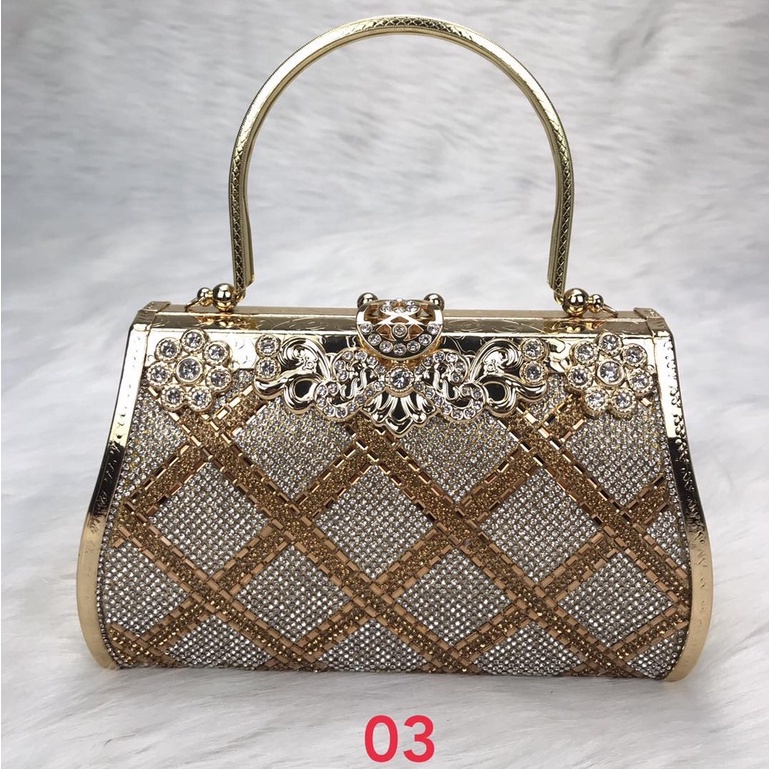 พร้อมส่ง กระเป๋าถือผู้หญิง กระเป๋าออกงานต่างๆ วิบวับ งานดีมาก แบบมีเพชรประดับด้านหน้า ไซส์กลาง แบบใหม่