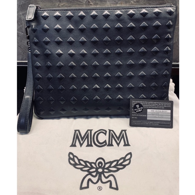 ‼️ส่งฟรี กระเป๋าถือ MCM หนังสีดำลายหมุดดำ ของเกาหลี ของแท้ 100% มีใบรับรอง สถานภาพใหม่ 99% (รุ่นหายาก)