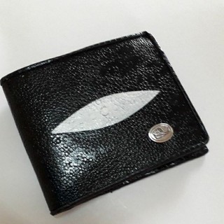 stingray bifold wallet pockey coin  กระเป๋าหนังปลากระเบนสีดำช่องใส่เหรียญ