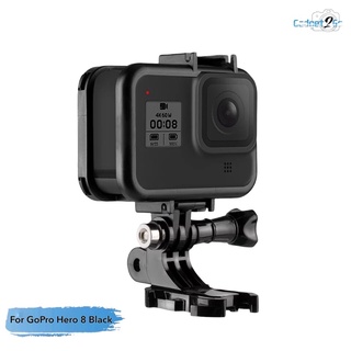 เคส Vlog GoPro Hero 8  มีช่องต่อไฟและไมค์ เปิดด้านข้างเพื่อเสียบสายชาร์จหรือ HDMI ได้