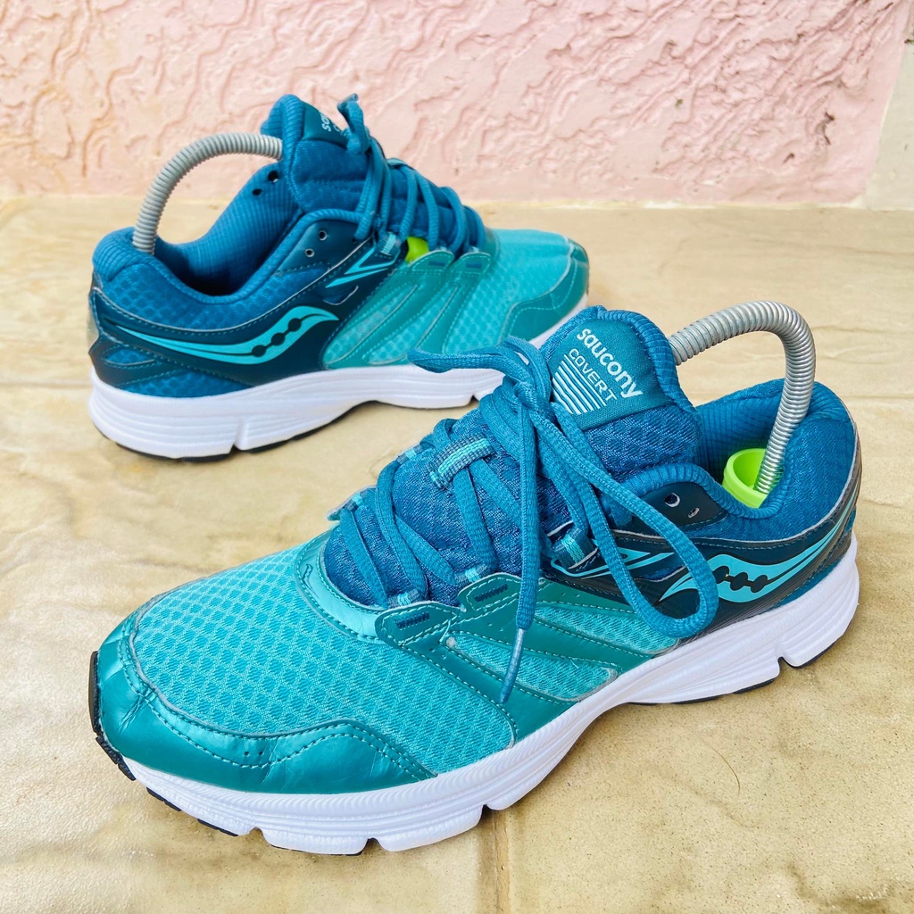 Saucony covert เบอร์ 40.5 ยาว 25.5 cm มือสองของแท้