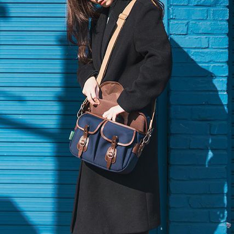 Billingham รุ่น Hadley Small Pro-Navy Canvas / Chocolate Leather