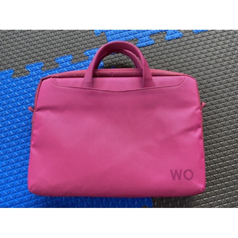 กระเป๋าโน้ตบุ๊ค TUCANO สีชมพู มือสอง