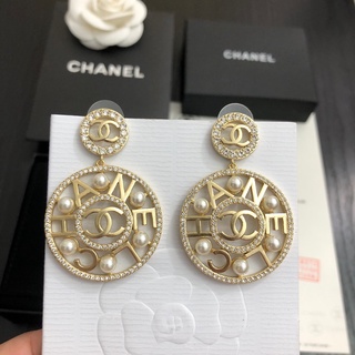 Chanel ต่างหูหนัง ทรงกลม ประดับมุก สีดํา แฟชั่น