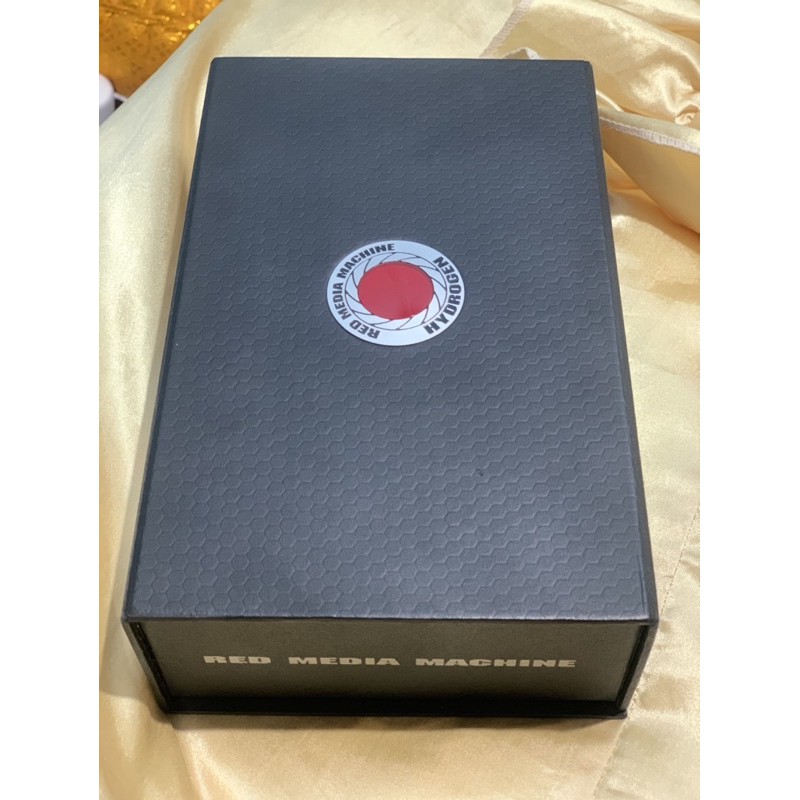 มือถือ 3D RED Hydrogen one