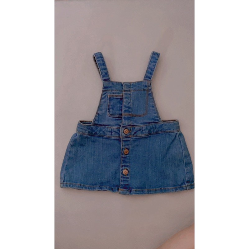 เอื้อมยีนส์เด็ก ZARA Size 68 ราคา 250 บาท