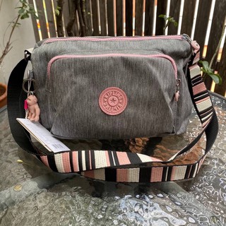 Kipling Reth กระเป๋าสะพายทรงสวย