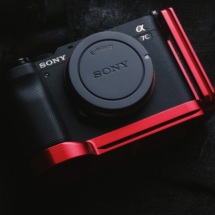 L-Plate Sony A7C สีแดง L-Bracket for Sony A7C Red