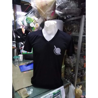 เสื้อยืด​ต​ำ​ร​วจ​ด​ำ​คอวี​ส​กรีน​โล่​ขาว​อย่างดี​ออริจินัล​รุ่นไหม่​ไชร์​ไหญ่​พิเศษ​XXL
