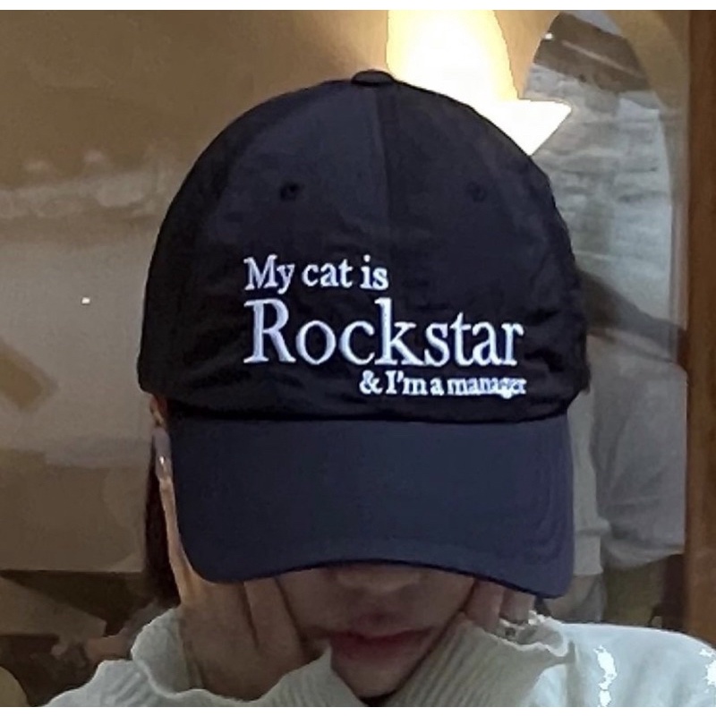 My Cat เป็นหมวก Rockstar