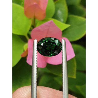 Tsavorite Garnet 2.12 กะรัต สีท็อปสวยพิเศษ Vivid green เนื้อแก้ว vvs ขนาด 8.4x6.5 mm.