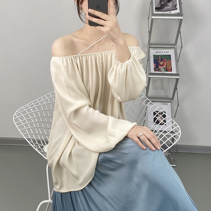 เสื้อท็อปหลวมผู้หญิงเกาหลีแขนยาวและปาดไหล่