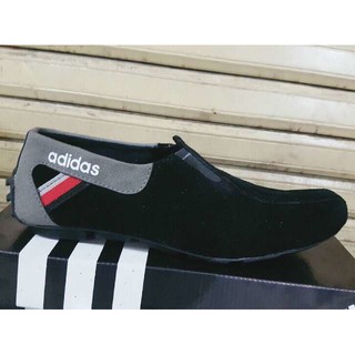 (ของแท้) Adidas MESSY CASUAL SLIP ON MOCASIN รองเท้าหนังกลับ ลําลอง สําหรับผู้ชาย (มีของแท้)