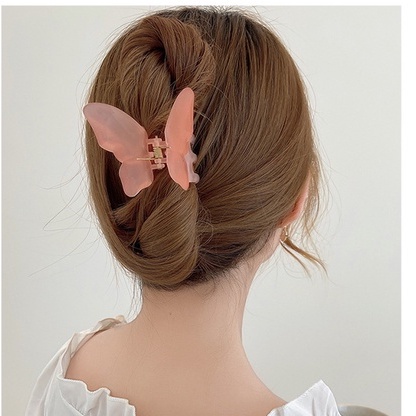 กิ๊บผีเสื้อพลาสติก สีด้านใส ขนาด7.5cm. สีสวยน่ารัก หนีบผมได้หมด กิ๊บหนีบผม กิ๊บติดผม กิ๊บผมรุ่นใหม่ล่าสุด