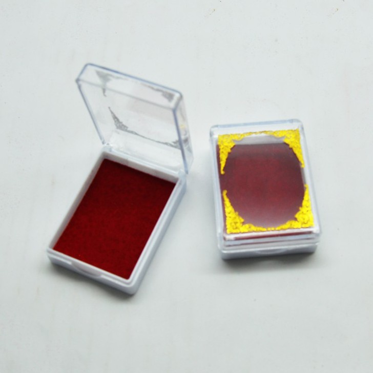 ตลับใส่พระ กล่องใส่พระ ด้านบนพิมทอง ภายในบุกำมะหยี่สีแดง ราคาส่ง size 5.3x3.8x2 cm (RP04 พิมพ์)