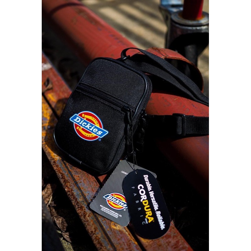 Dickies กระเป๋าสะพายข้าง Small Bag การันตีของเเท้ 100%