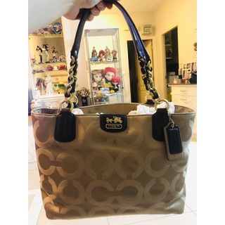 {พร้อมส่ง} กระเป๋าสะพาย Coach