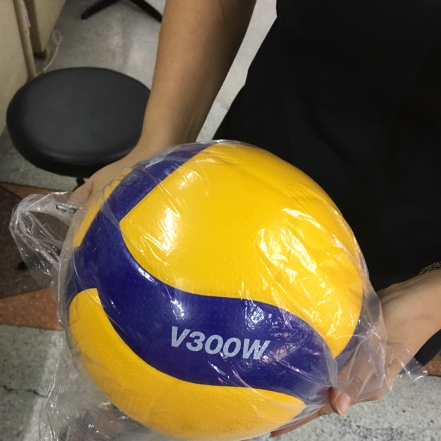 MIKASA V300W ลูกวอลเล่ย์บอล