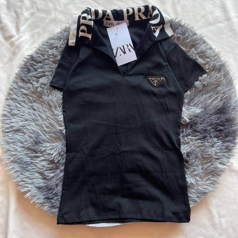 เสื้อ PRADA   รัดรูป