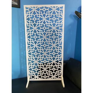 ฉากกั้นห้องลายฉลุ60x120Cm.มีขาตั้งให้รหัสI-001