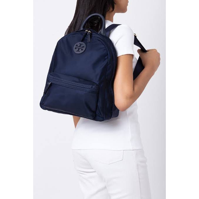 กระเป๋าเป้ กระเป๋าสะพายของแท้ TORY BURCH Ella Nylon Backpack เป็นหนึ่งในแบรนด์ของกระเป๋าเป้ที่ได้รับความนิยมเป็นอย่างมาก