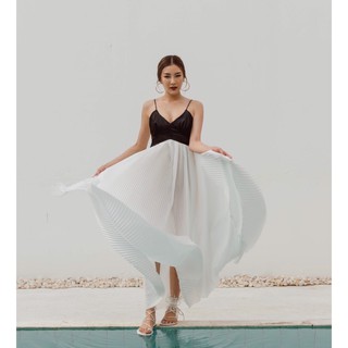 Pondora : Oh Pleated sea Beachwear ชุดพลีทใส่ริมทะเล คลาสิค เรียบหรู