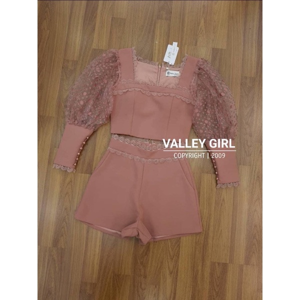 ชุดเซตขาสั้น งานป้าย Valley girl sizeS ***มือ1ป้ายห้อย