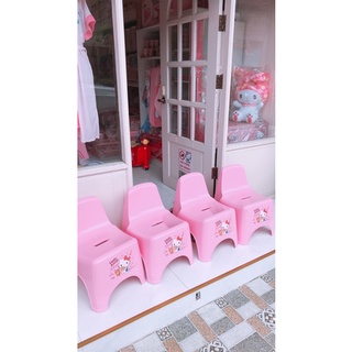 เก้าอี้มีพนักพิงพลาสติกลายคิตตี้ Hello Kitty Chair