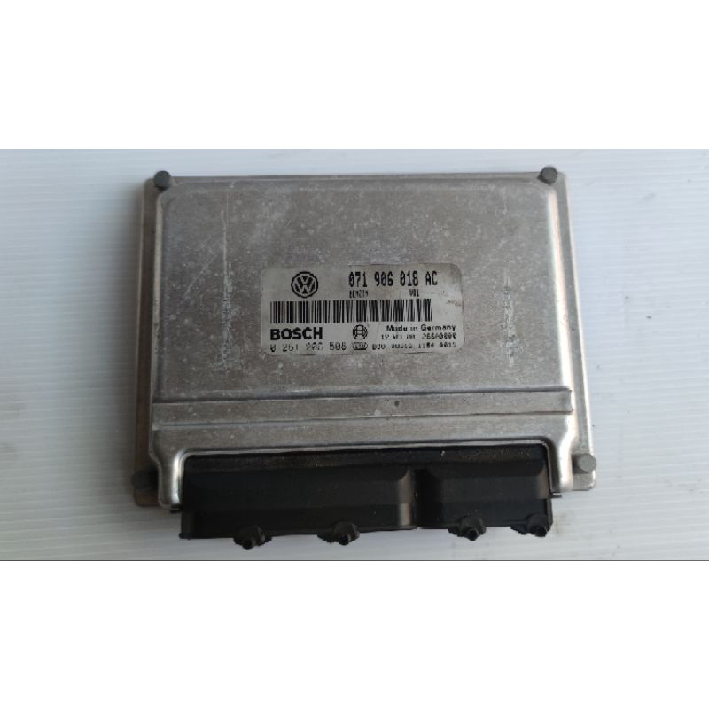 VW PASSAT 2.3 V5 ENGINE ECU