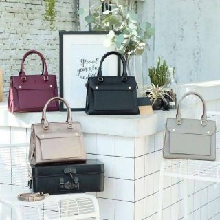 Keep Roam Handbag (กระเป๋าแบรนด์เนมของแท้งานSHOP)