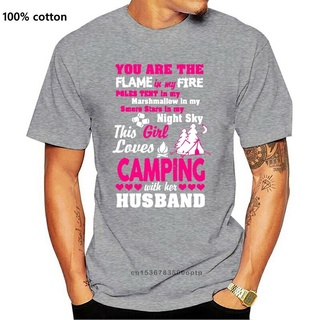 เสื้อยืดโอเวอร์ไซส์ขายดี เสื้อยืดแขนสั้น พิมพ์ลาย This Loves Camping With Her Husband Man Kawaii สีขาว สําหรับผู้ชาย IMb