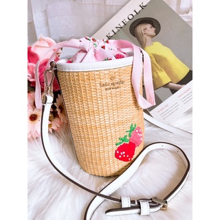 กระเป๋าสะพาย picnic in the park cylinder crossbody