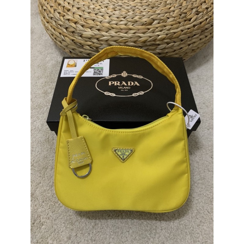 กระเป๋า Prada Hobo Nylon bag สีเหลือง กระเป๋าสะพายไหล่ New!! ของใหม่!!