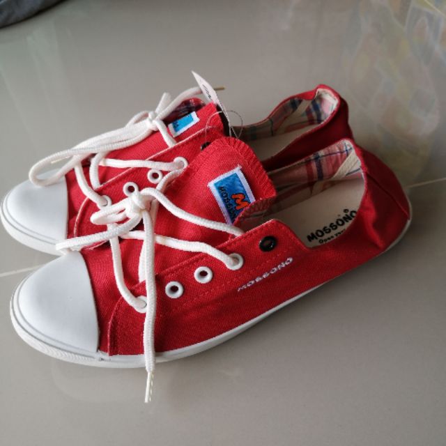รองเท้าผ้าใบ​ Keto -​ Mossono​ สีแดง  SIZE​ 39ของใหม่มือหนึ่ง​