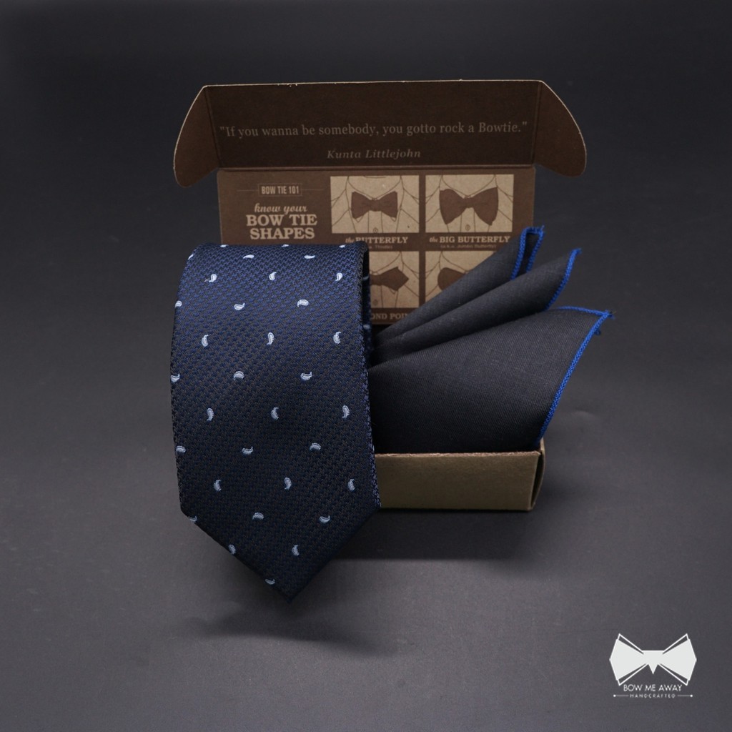 เซ็ทเนคไทกรมท่าลายลูกน้ำPaisleyผ้าเช็ดหน้าสูท-Navy Blue Paisley Necktie