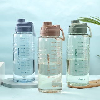 ขวดน้ำขนาดความจุ 2600 ml หรือ 2.6 ลิตร ฝาปิดสนิทไม่รั่วซึม สินค้าเข้าใหม่พร้อมส่ง ดื่มได้ทั้งวันมีขีดบอกเวลาขนาดใหญ่