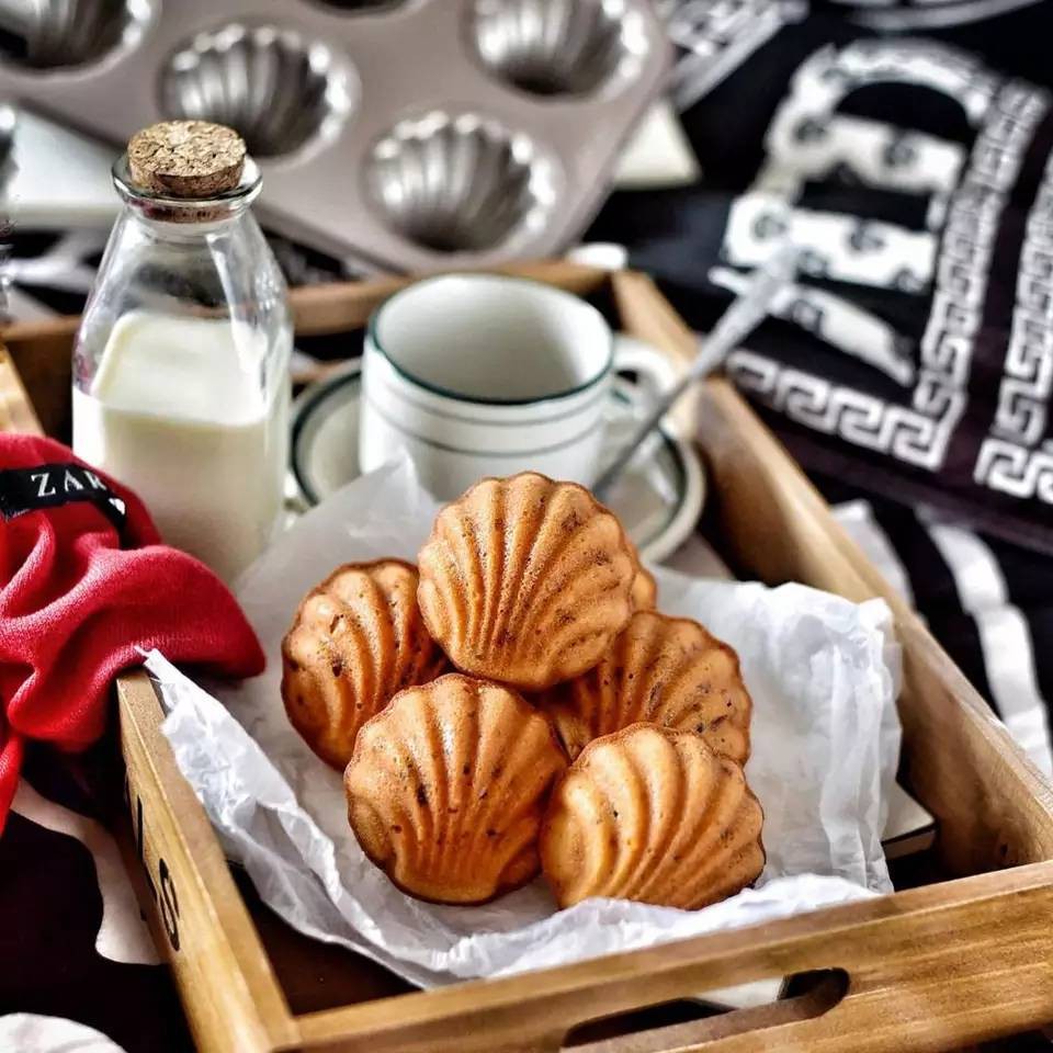 ถาดอบขนม พิมพ์ขนมเค้ก 6 หลุม เคลือบ Non-stick ลายหอยShell  สีทอง - รูปที่ 6