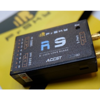 Receiver R9   Receiver R9 เพื่อทำการบินระยะไกล หลายสิบกิโลกัน