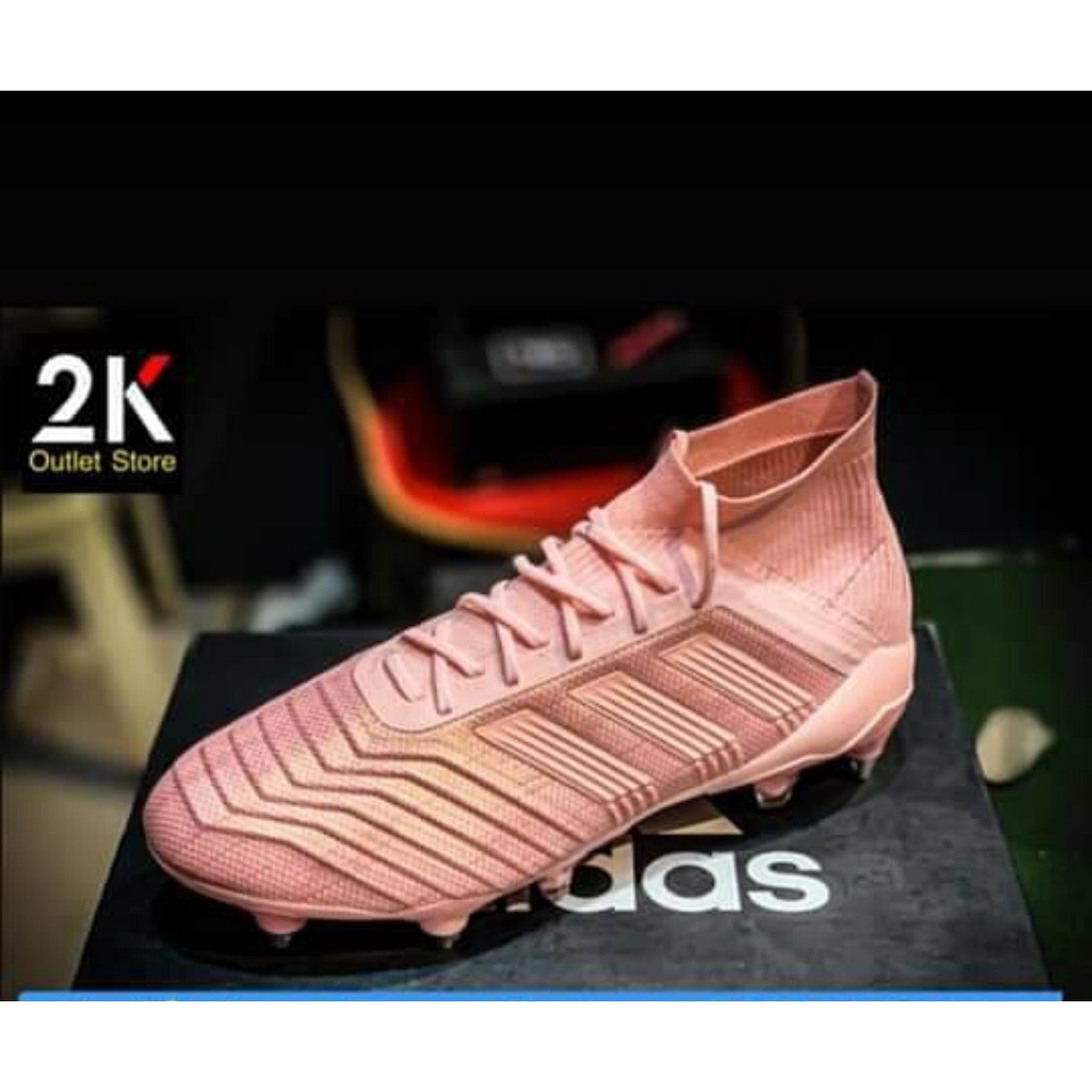 Adidas รองเท้าเตะบอล รุ่น Predator 18.1 SG. รุ่น Top